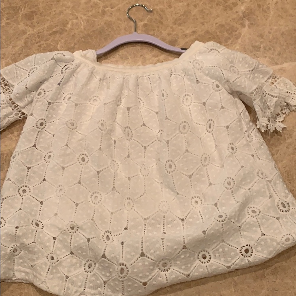 adorable white eyelid shirt for girls!